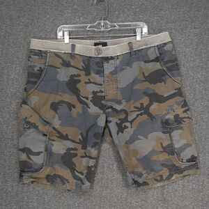 Jet Lag Cargo Shorts Mens 42 Multicolor camo print Y2K Faux Belted‎